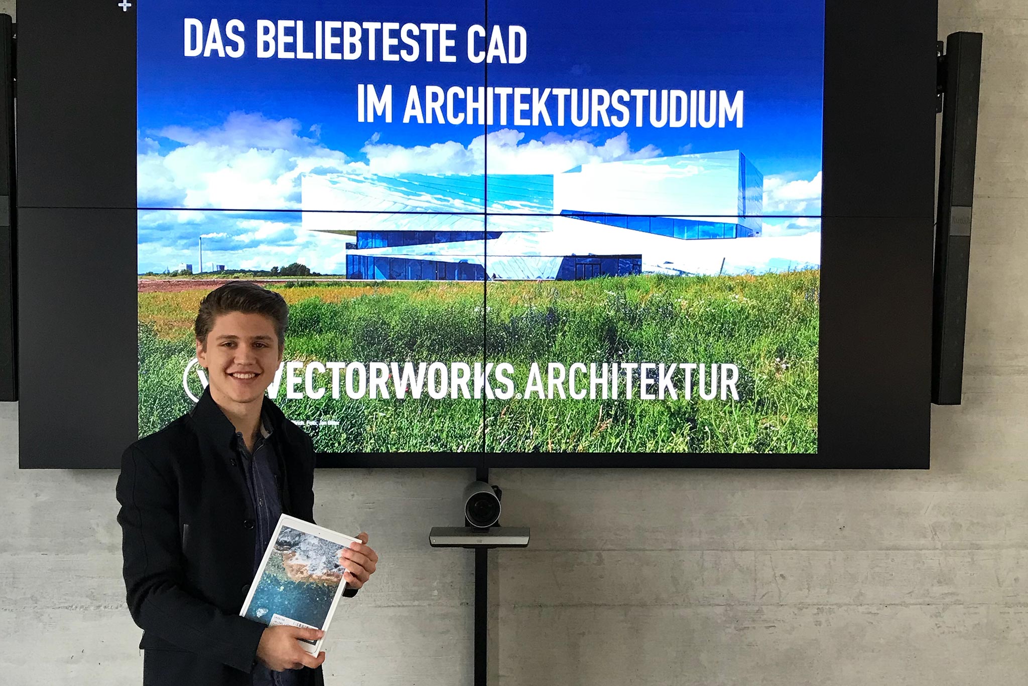 Architekturstudierende freuen sich über iPad Pro