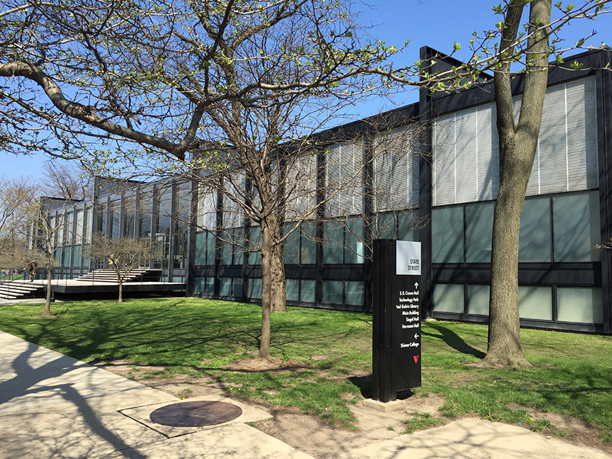 S.R Crown Hall von Mies van der Rohe auf dem Campus des Illinois Institute of Technology